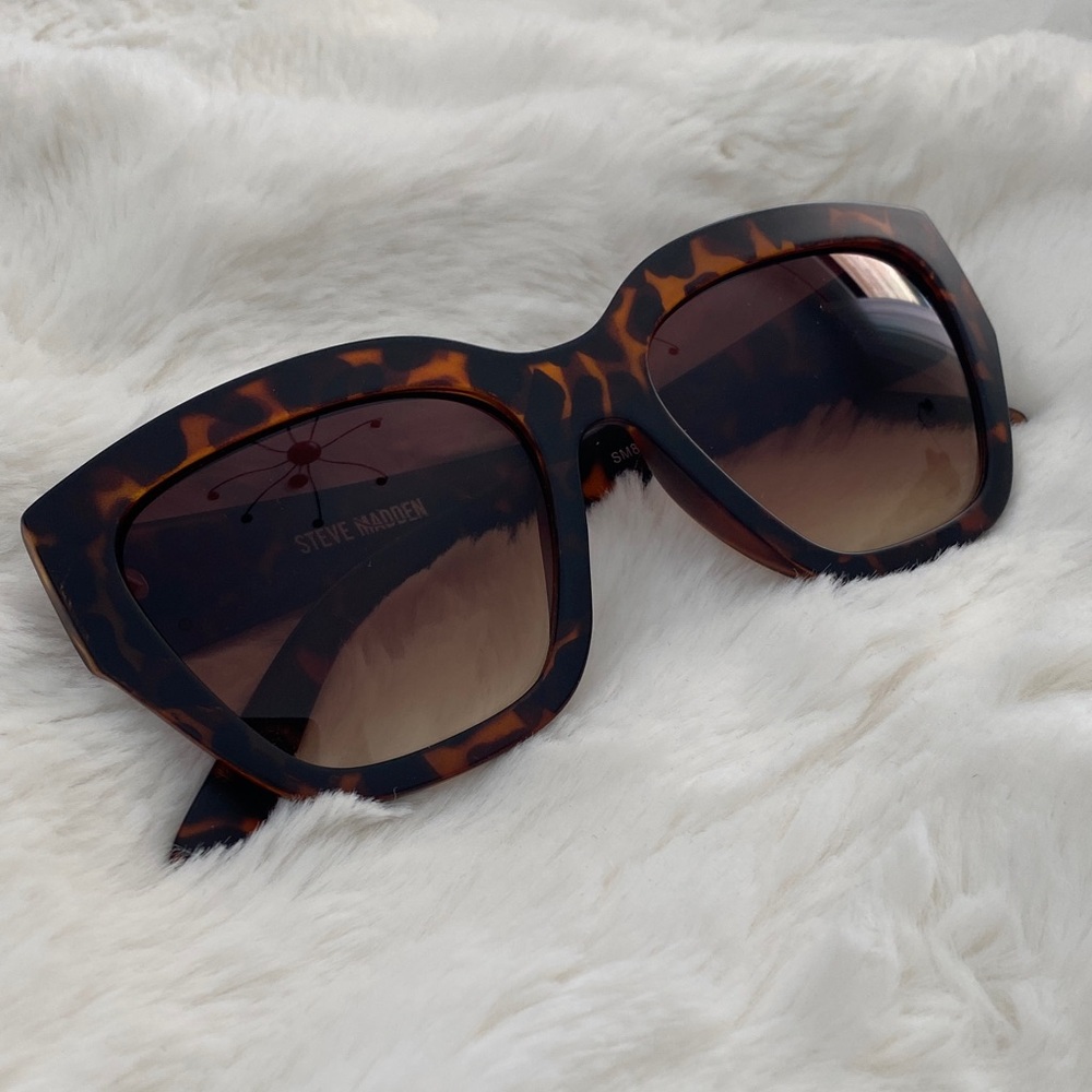 Steve Madden Brown Tortoise Sunglasses